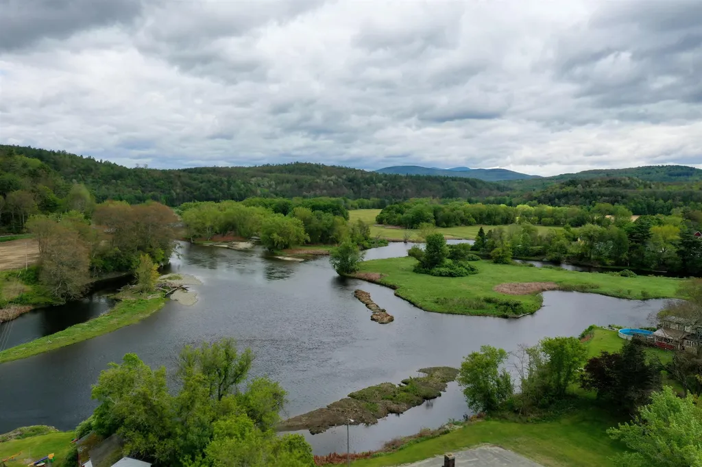 9 Ammonoosuc Road Haverhill NH 03785