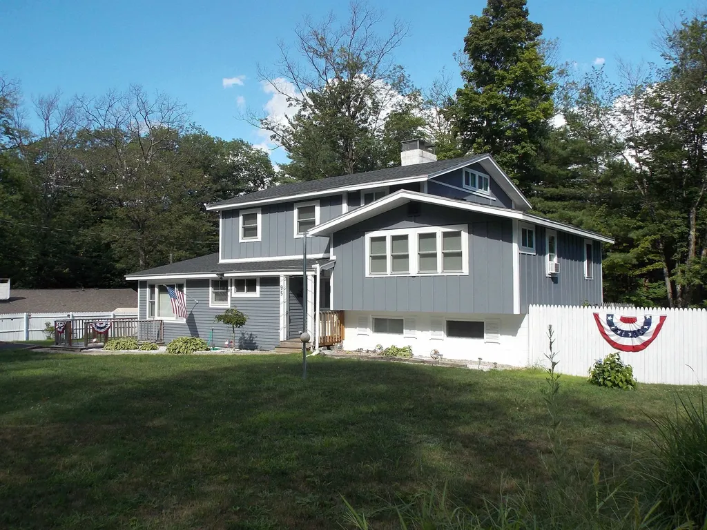 95 Ash Street Conway NH 03860