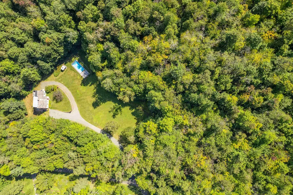 1214 Gulf Road Barnard VT 05031