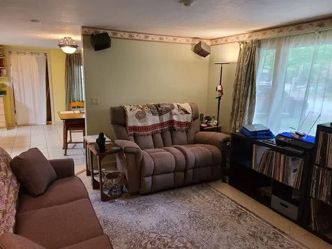 83 Livermore Road Holderness NH 03245