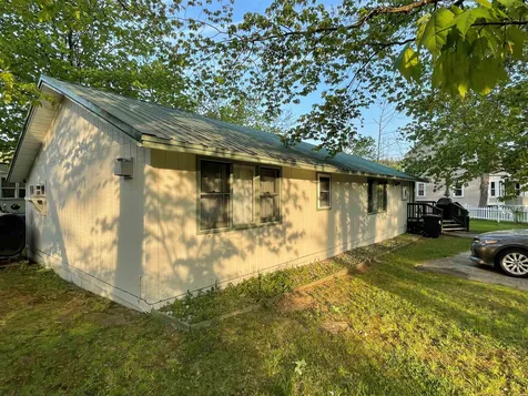 83 Livermore Road Holderness NH 03245