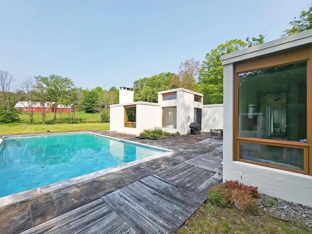 192 Hill Road Brookline VT 05345