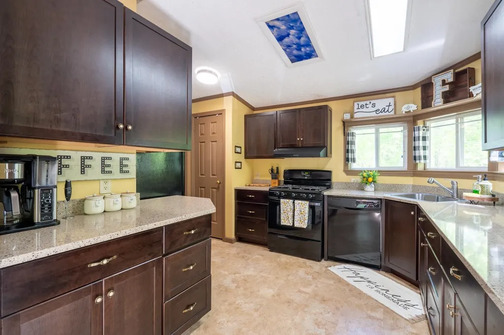79 Bryant Road Tamworth NH 03886