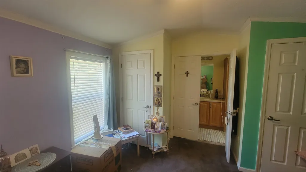 21 Brandon Place Claremont NH 03743