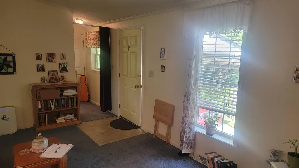 21 Brandon Place Claremont NH 03743