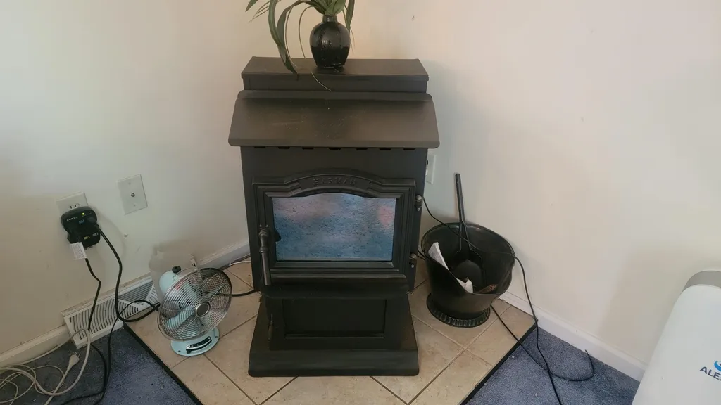21 Brandon Place Claremont NH 03743