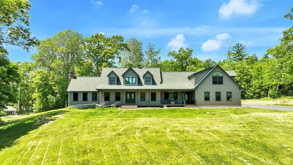231 Bunker Hill Road Auburn NH 03032