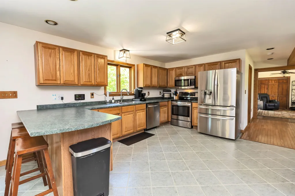 231 Bunker Hill Road Auburn NH 03032