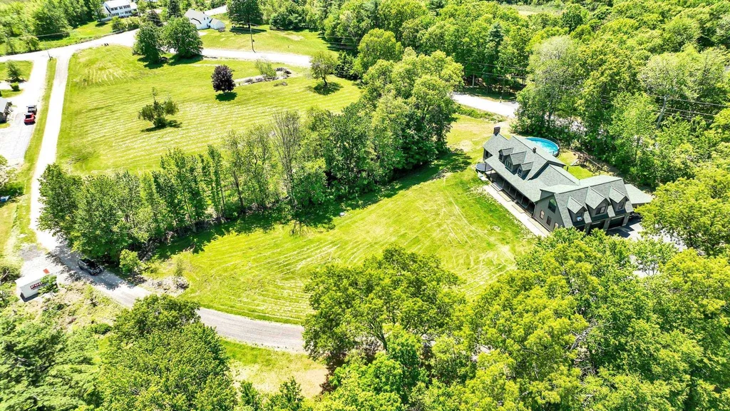 231 Bunker Hill Road Auburn NH 03032
