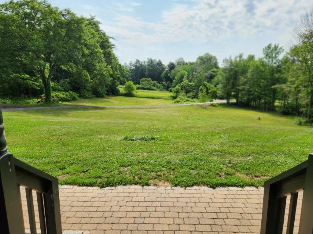 231 Bunker Hill Road Auburn NH 03032