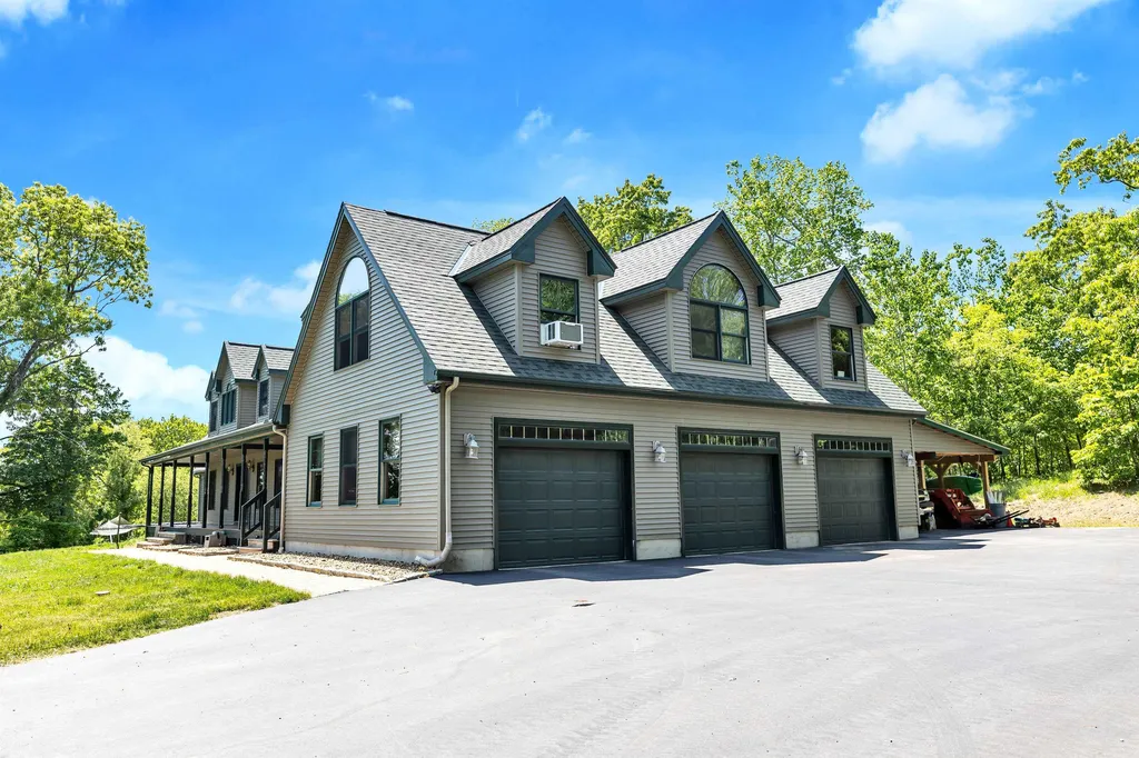 231 Bunker Hill Road Auburn NH 03032