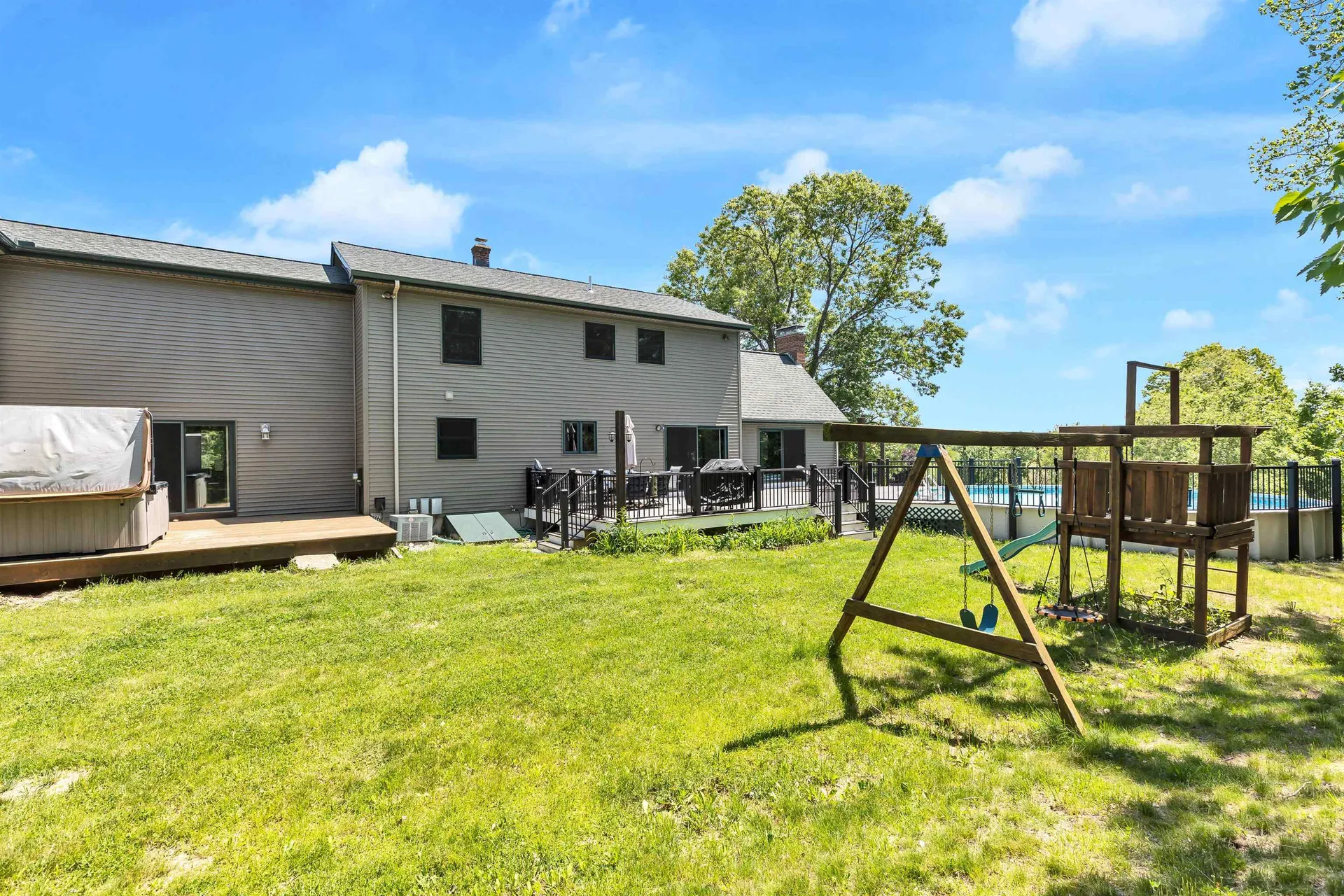 231 Bunker Hill Road Auburn NH 03032