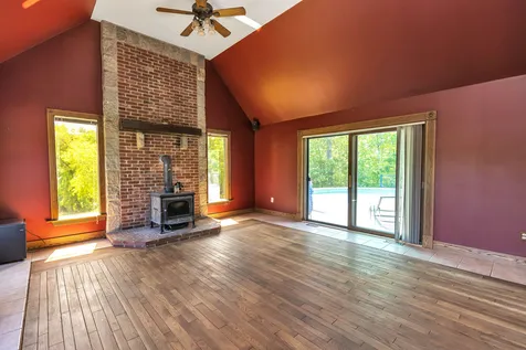 231 Bunker Hill Road Auburn NH 03032