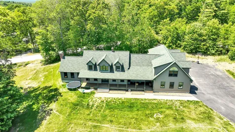 231 Bunker Hill Road Auburn NH 03032