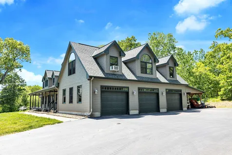 231 Bunker Hill Road Auburn NH 03032