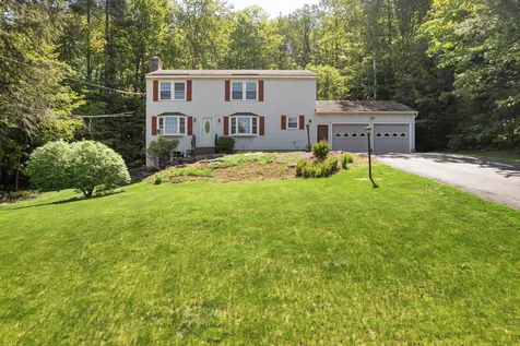 29 Nottingham Circle Lebanon NH 03766