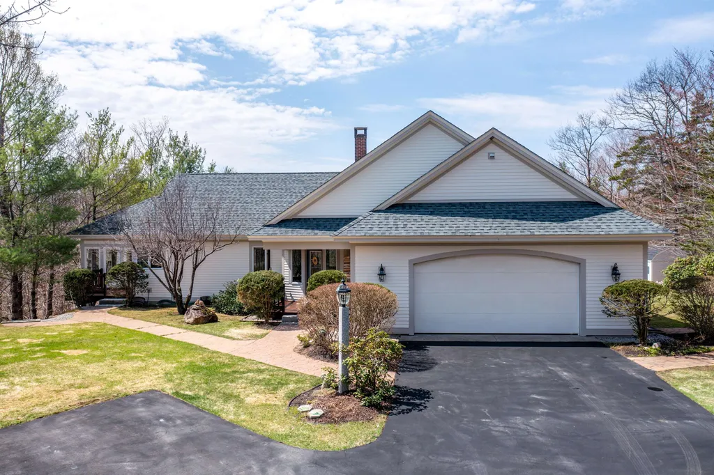 56 Birch Ledge Road Bartlett NH 03838
