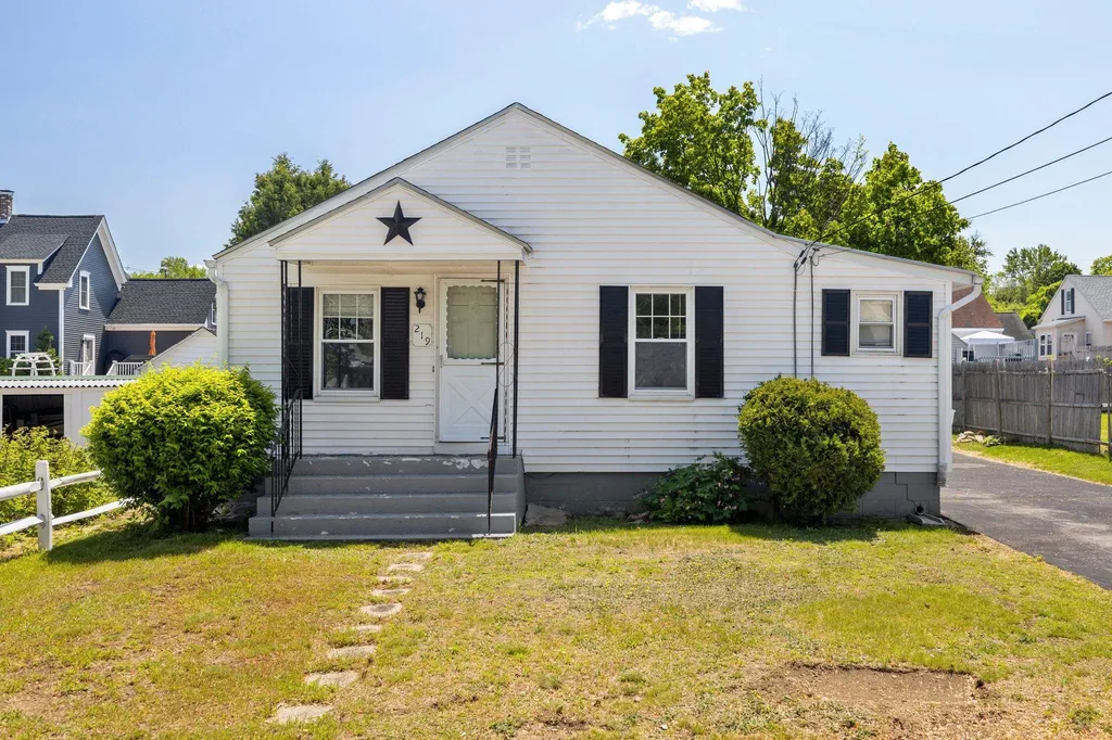 219 Dewey Street Manchester NH 03103