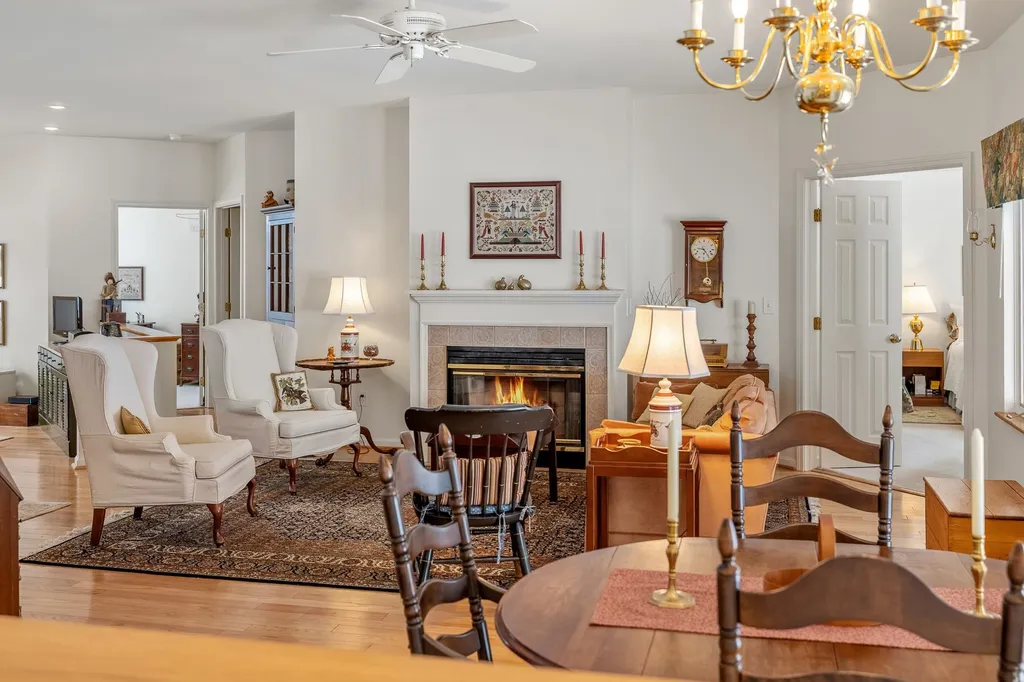 3 Skyline Way Hartford VT 05001