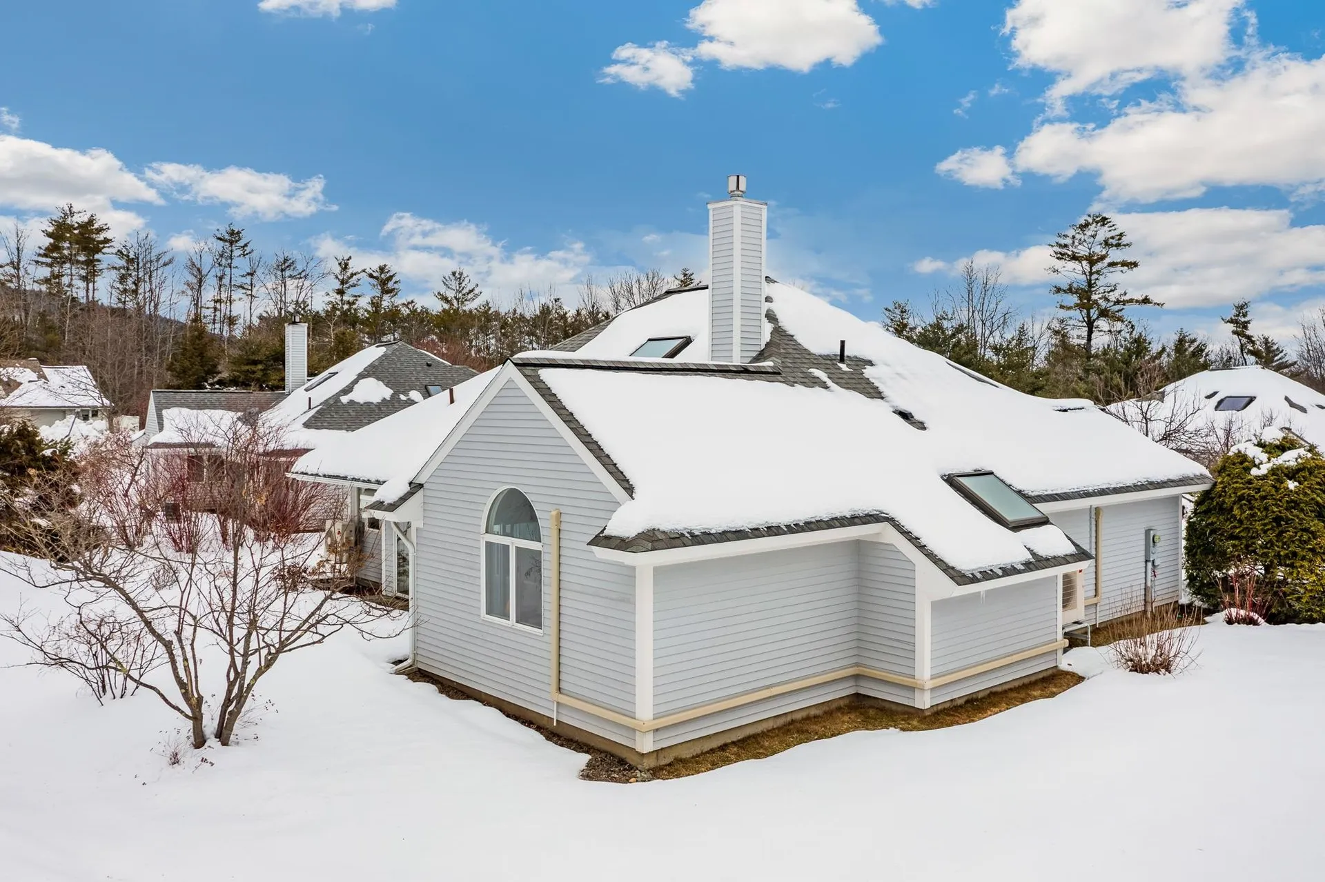 3 Skyline Way Hartford VT 05001
