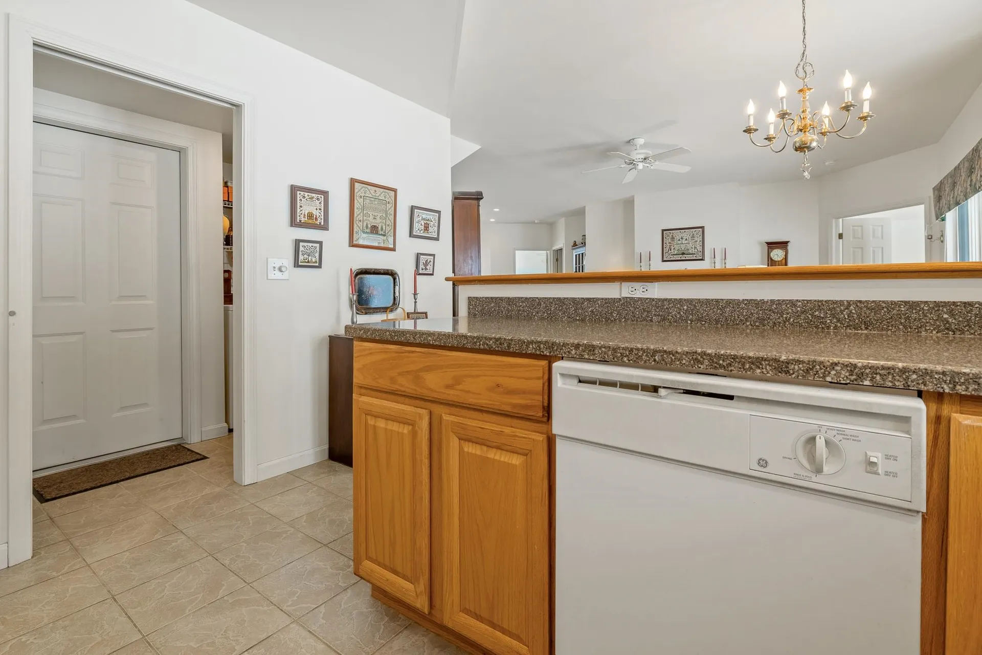 3 Skyline Way Hartford VT 05001
