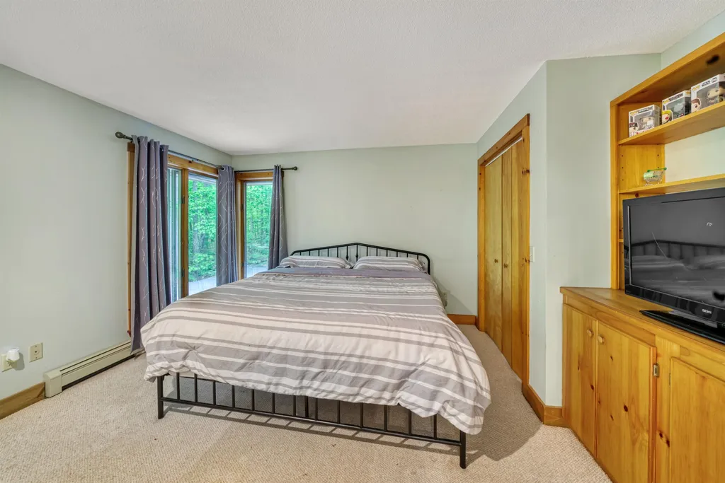47 Hummingbird Hill Grantham NH 03753