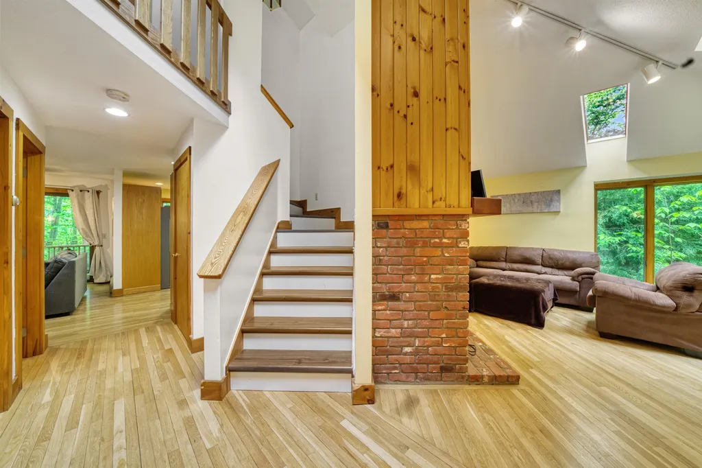 47 Hummingbird Hill Grantham NH 03753