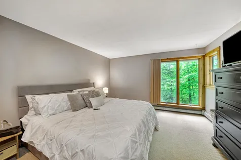 47 Hummingbird Hill Grantham NH 03753
