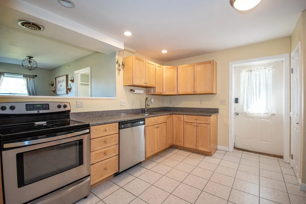 34 Floral Avenue Dover NH 03820