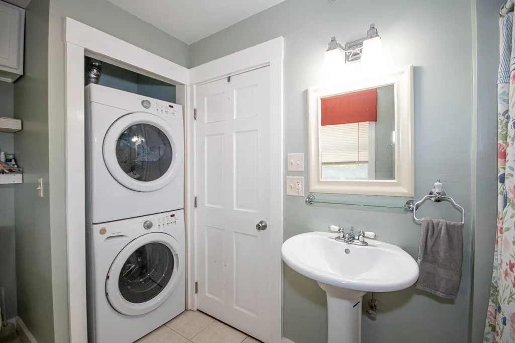 34 Floral Avenue Dover NH 03820