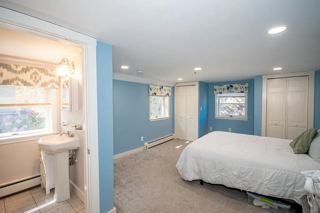 34 Floral Avenue Dover NH 03820