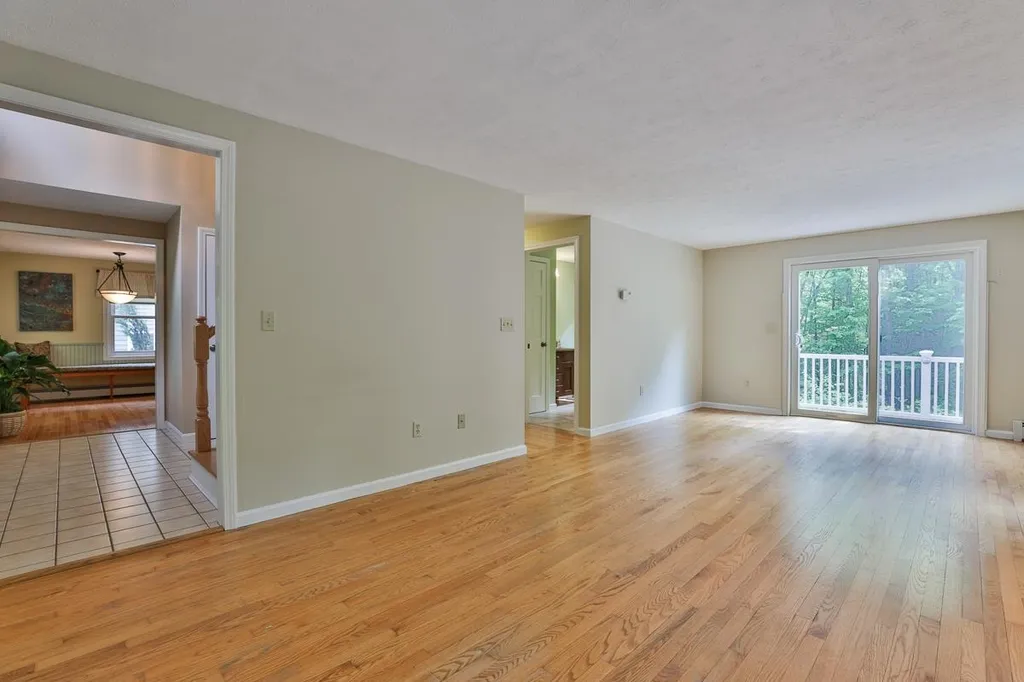 17 Clifford Farm Road Dunbarton NH 03046