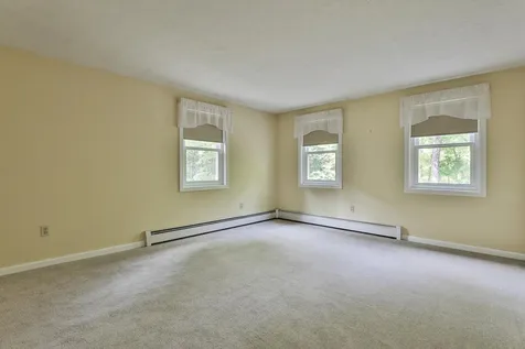 17 Clifford Farm Road Dunbarton NH 03046