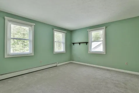 17 Clifford Farm Road Dunbarton NH 03046