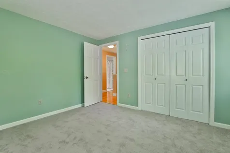 17 Clifford Farm Road Dunbarton NH 03046
