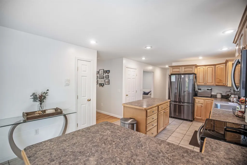 24 Wilson Road Londonderry NH 03053