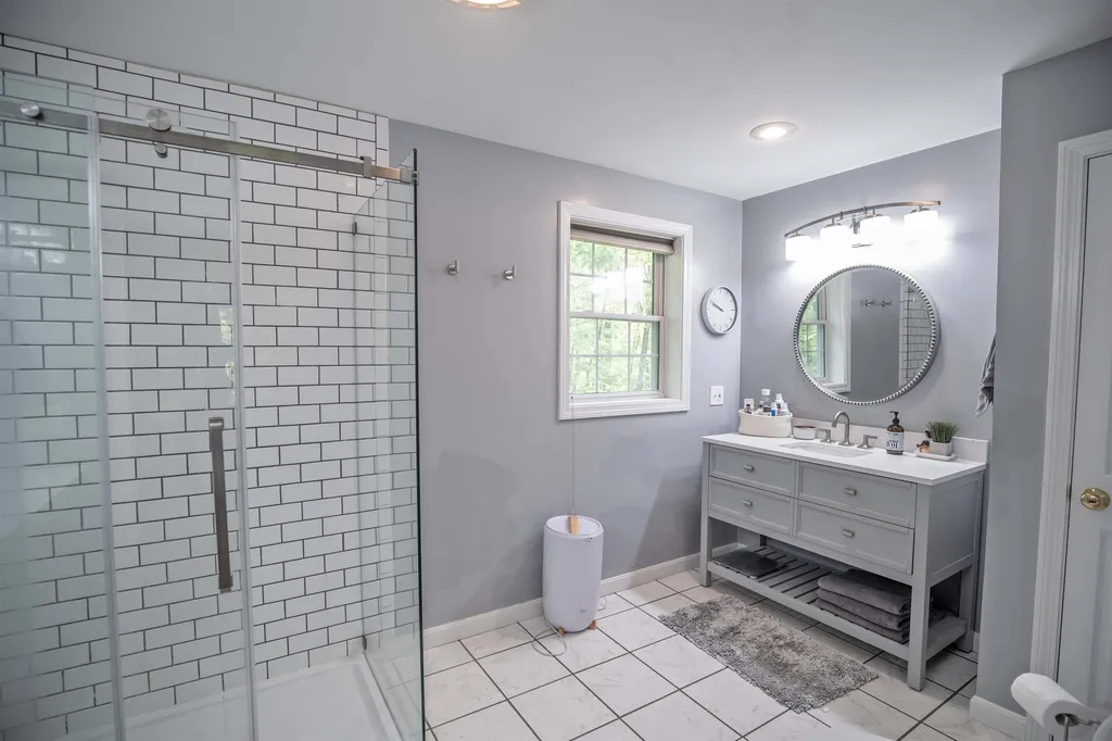24 Wilson Road Londonderry NH 03053