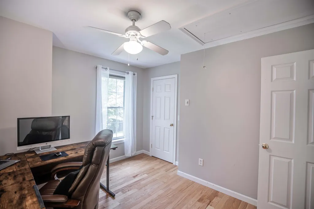 24 Wilson Road Londonderry NH 03053