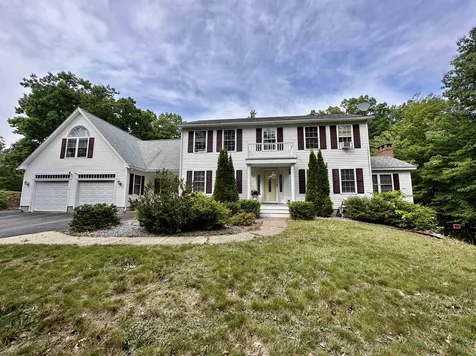 35 Van Buren Circle Goffstown NH 03045