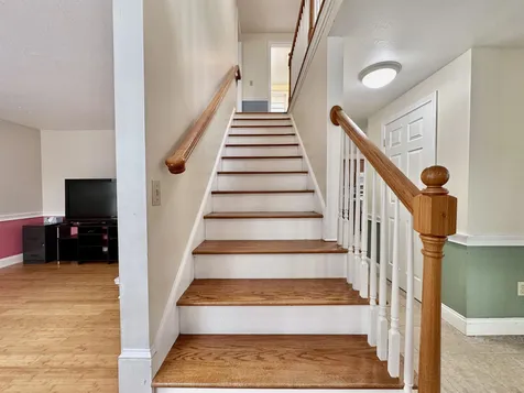 35 Van Buren Circle Goffstown NH 03045
