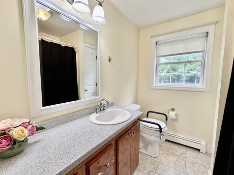 35 Van Buren Circle Goffstown NH 03045