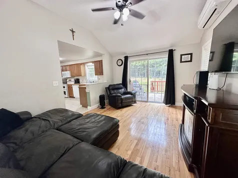 35 Van Buren Circle Goffstown NH 03045