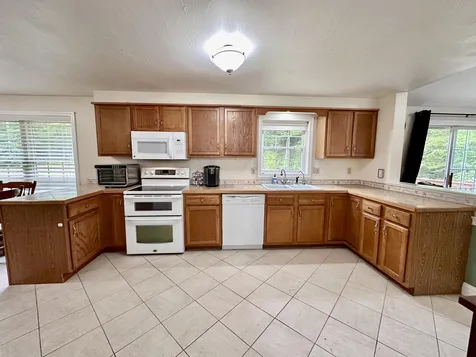 35 Van Buren Circle Goffstown NH 03045