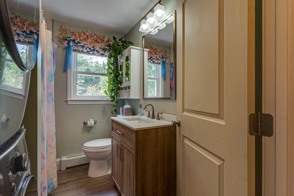 19 Newington Road Greenland NH 03840