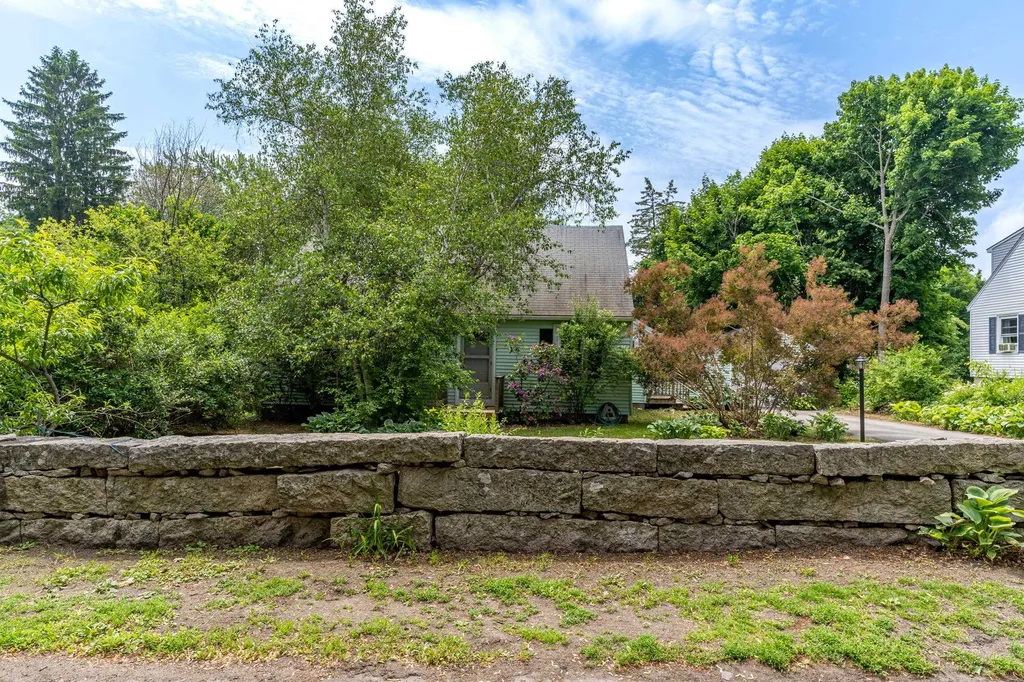 19 Newington Road Greenland NH 03840