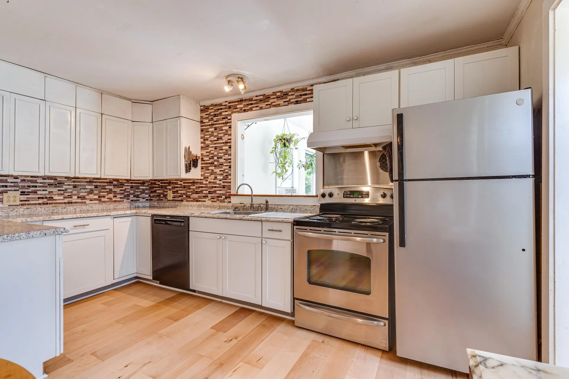 19 Newington Road Greenland NH 03840