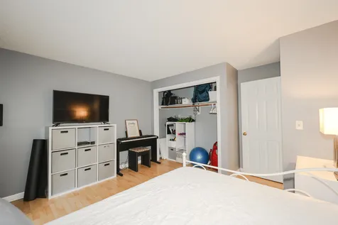 188 Valley West Way Manchester NH 03102