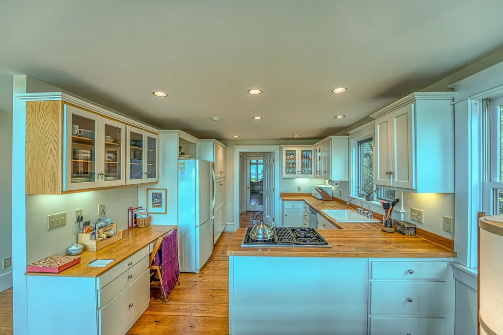 56 Panorama Lane Hebron NH 03241