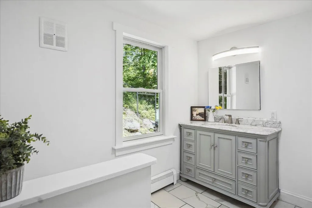 76 Rocky Pond Road Hollis NH 03049