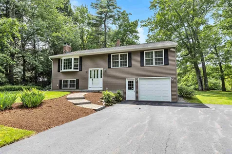 31 Tanager Road Goffstown NH 03045